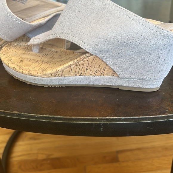 Donald plainer distressed metallic mushroom colored wedge heel sandal. - Picture 8 of 10